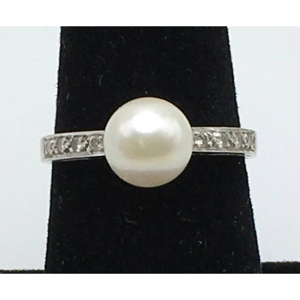 14K White Gold Women's Pearl Ring With Diamond Chips  Size 7.75
